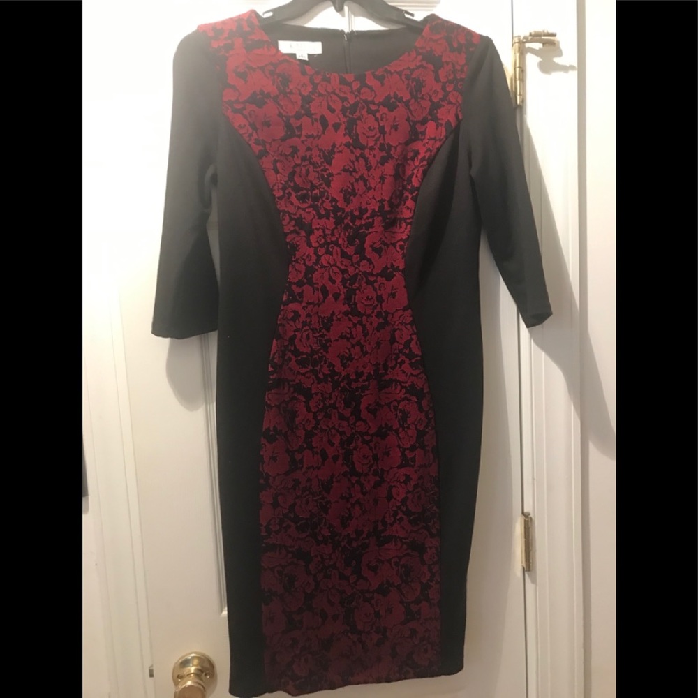 ☀️3/$15☀️ Kasper Red brocade style Scuba dress Size 8